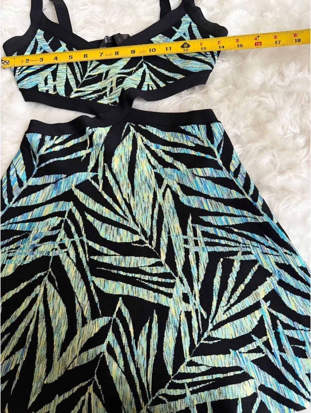 BCBGMAXAZRIA  Dress Set with Blue and Green Leafy V XXS